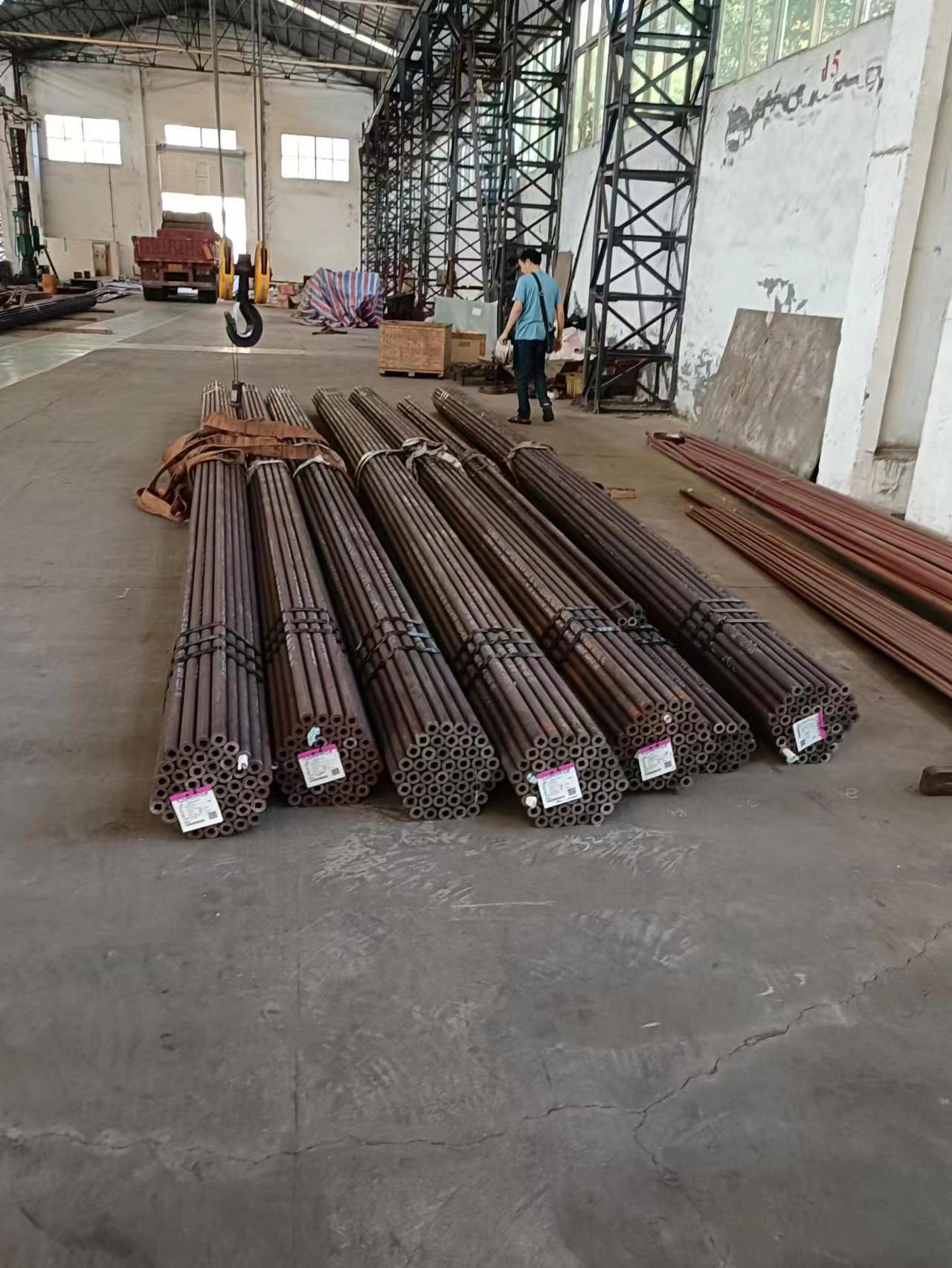 水冷壁前墻管屏\15CrMoG、Φ28.6×5.6mm（內(nèi)螺紋） L=6000mm管屏節(jié)距2×46mm